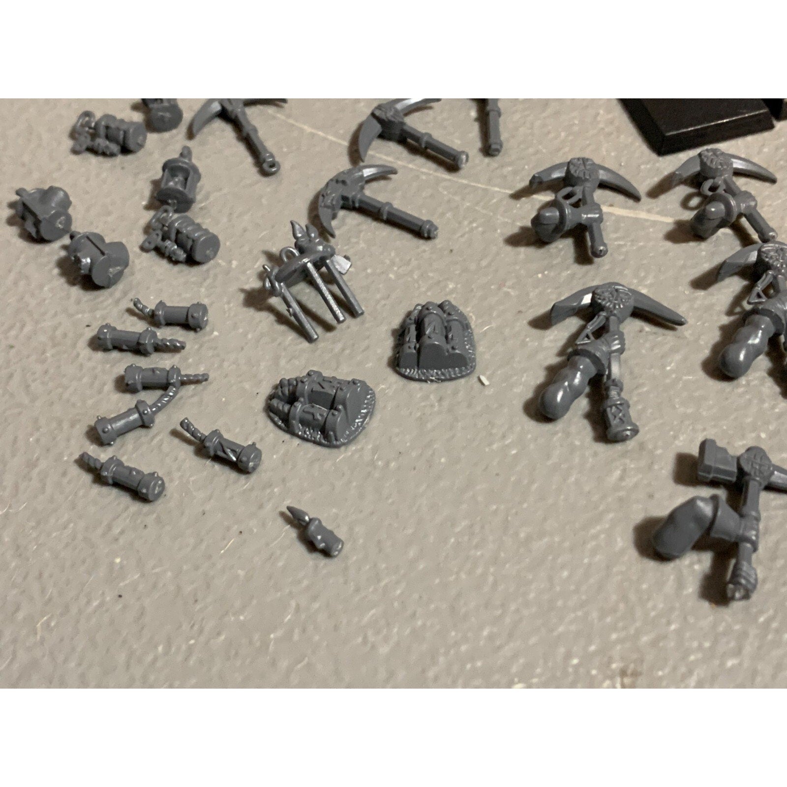 A16701 WARHAMMER AOS FANTASY DWARFS DWARVES MINERS & BITS LOT