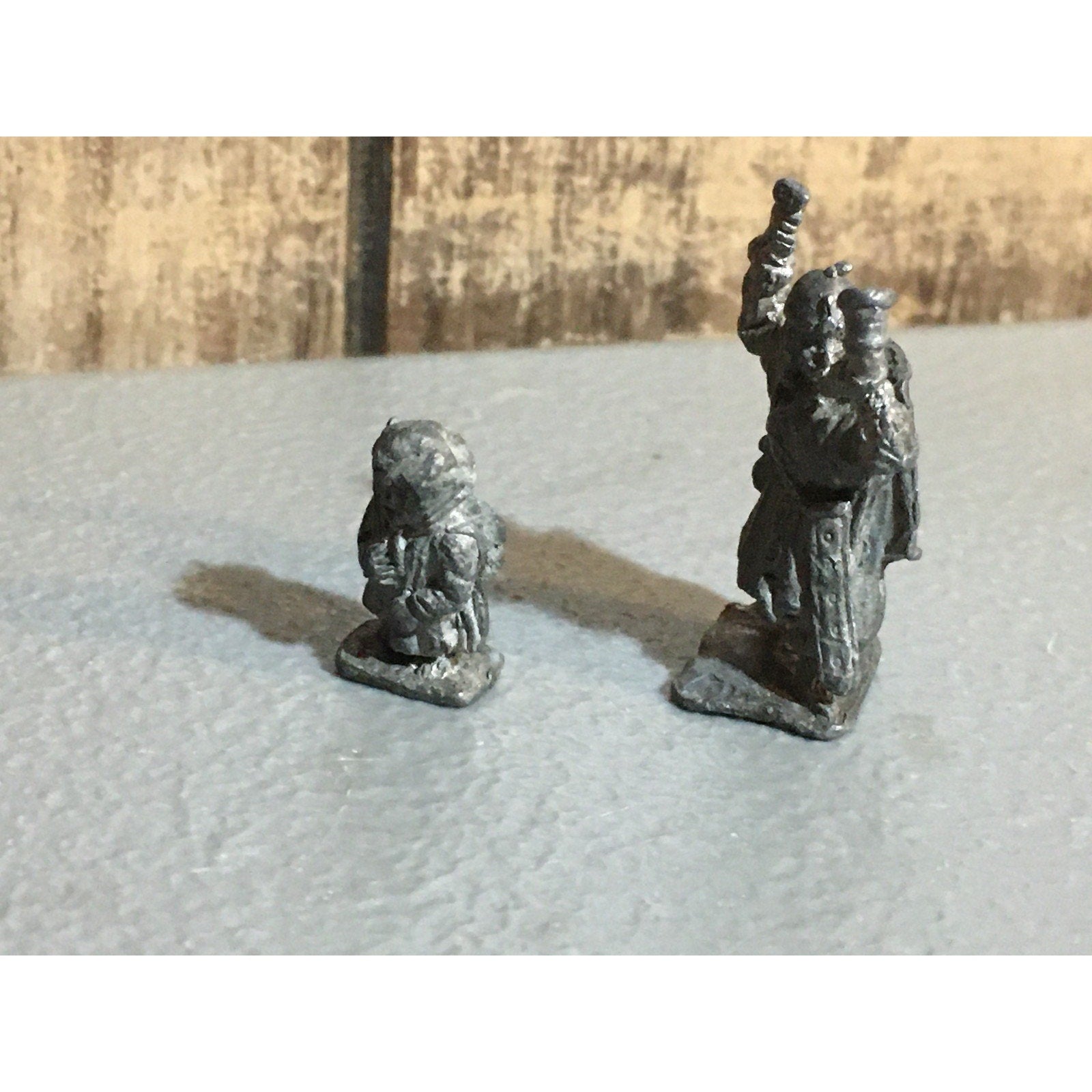 A32081 CUSTOM CAST MINIATURES FANTASY HUMAN & HALFLING WARRIOR METAL TABLE TOP