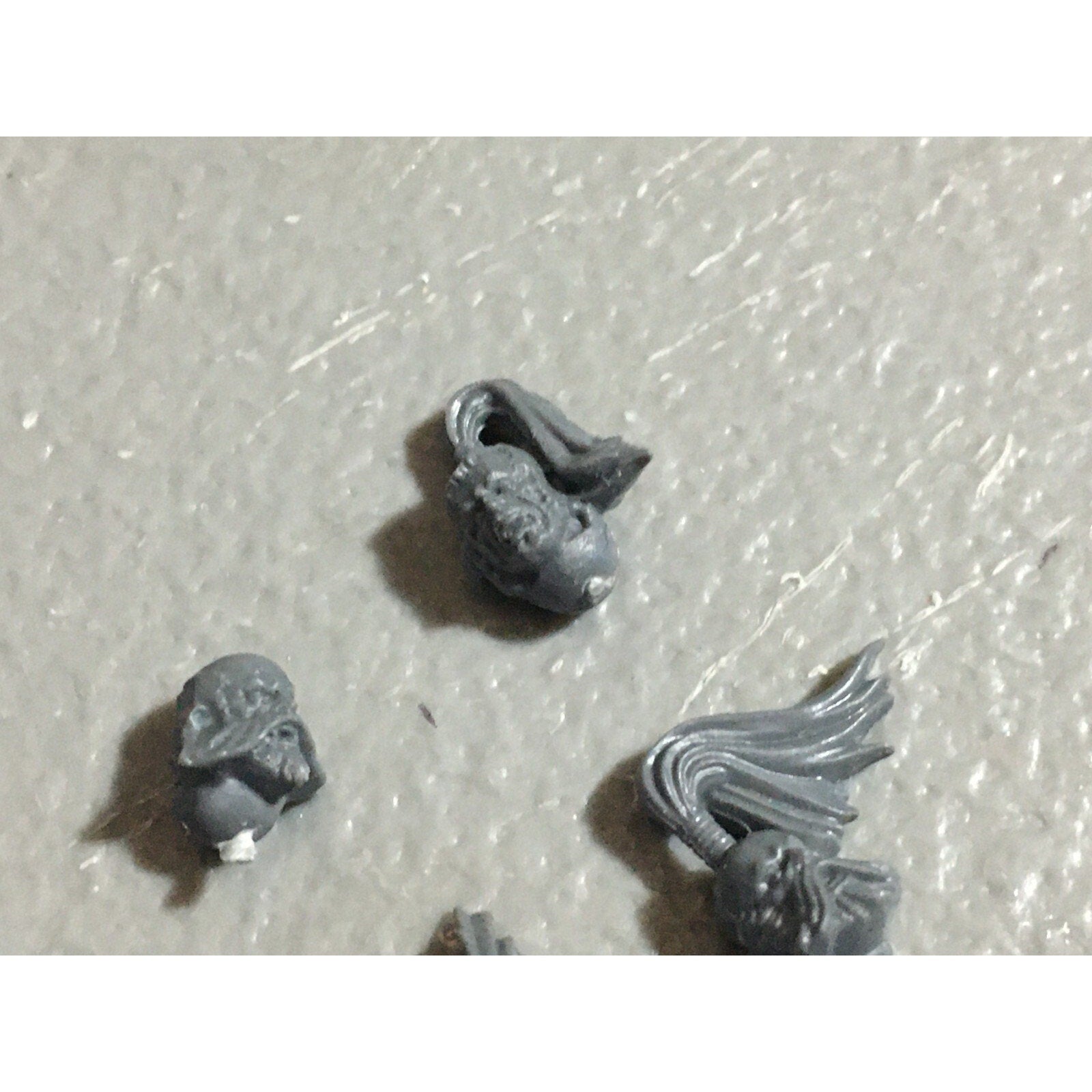 A22545 WARHAMMER 40K SPACE MARINES WOLVES BITS LOT HEADS GAMES WORKSHOP GW