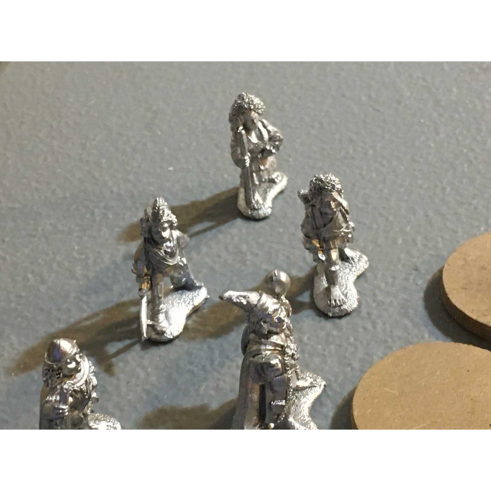 A32706 ALTERNATIVE ARMIES METAL MINIATURES CA2 HALFLING WALKING PARTY