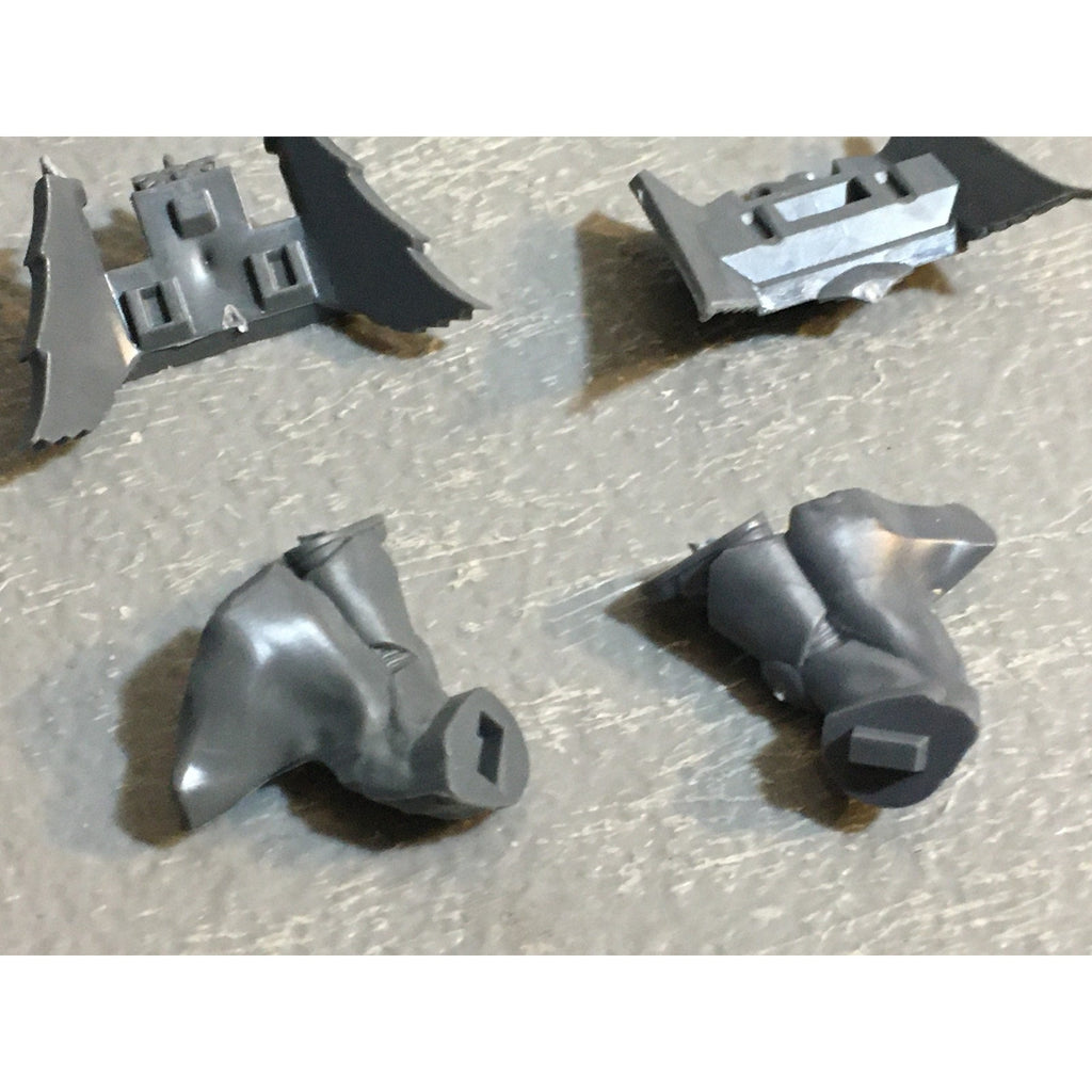 A29407 WARHAMMER 40K SPACE MARINES DARK ANGELS BITS LOT BIKE FRONT PLATES + LEGS