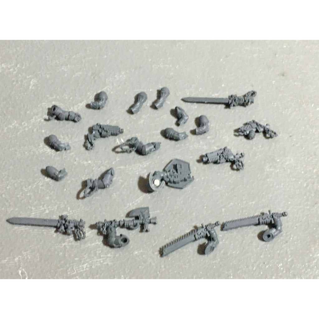 A22270 WARHAMMER 40K SPACE MARINES BLACK TEMPLARS BITS LOT ARMS WEAPONS GW