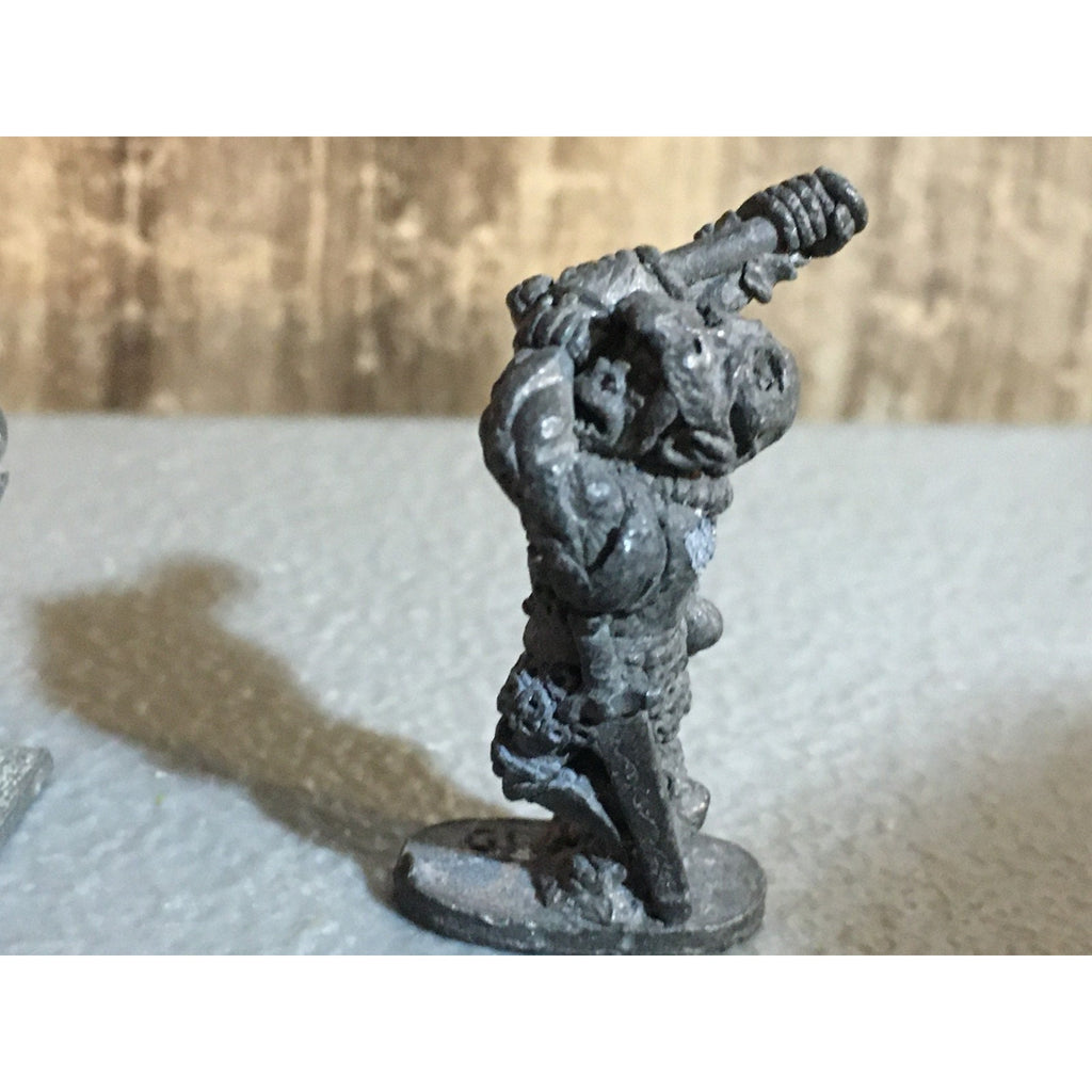 A32084 UNKNOWN METAL 2 PK MINIATURES FANTASY HALFLING ORC? WARRIOR INCOMPLETE
