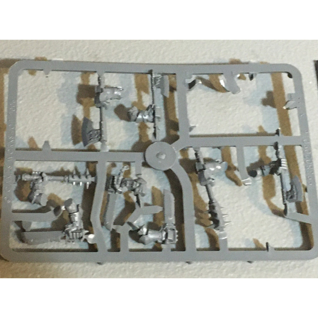 A33695 WARHAMMER FANTASY ORCS & GOBLINS BITS ON SPRUE LOT BLACK ORC GW