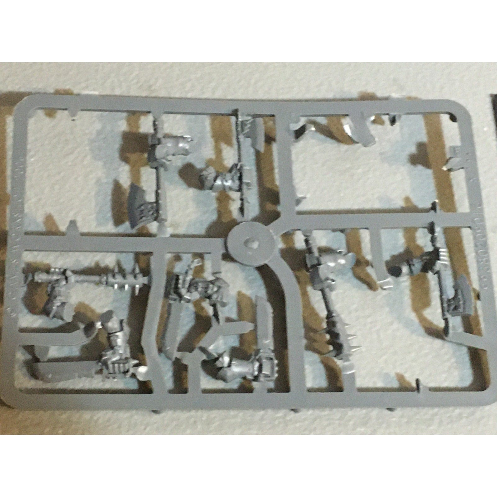 A33695 WARHAMMER FANTASY ORCS & GOBLINS BITS ON SPRUE LOT BLACK ORC GW