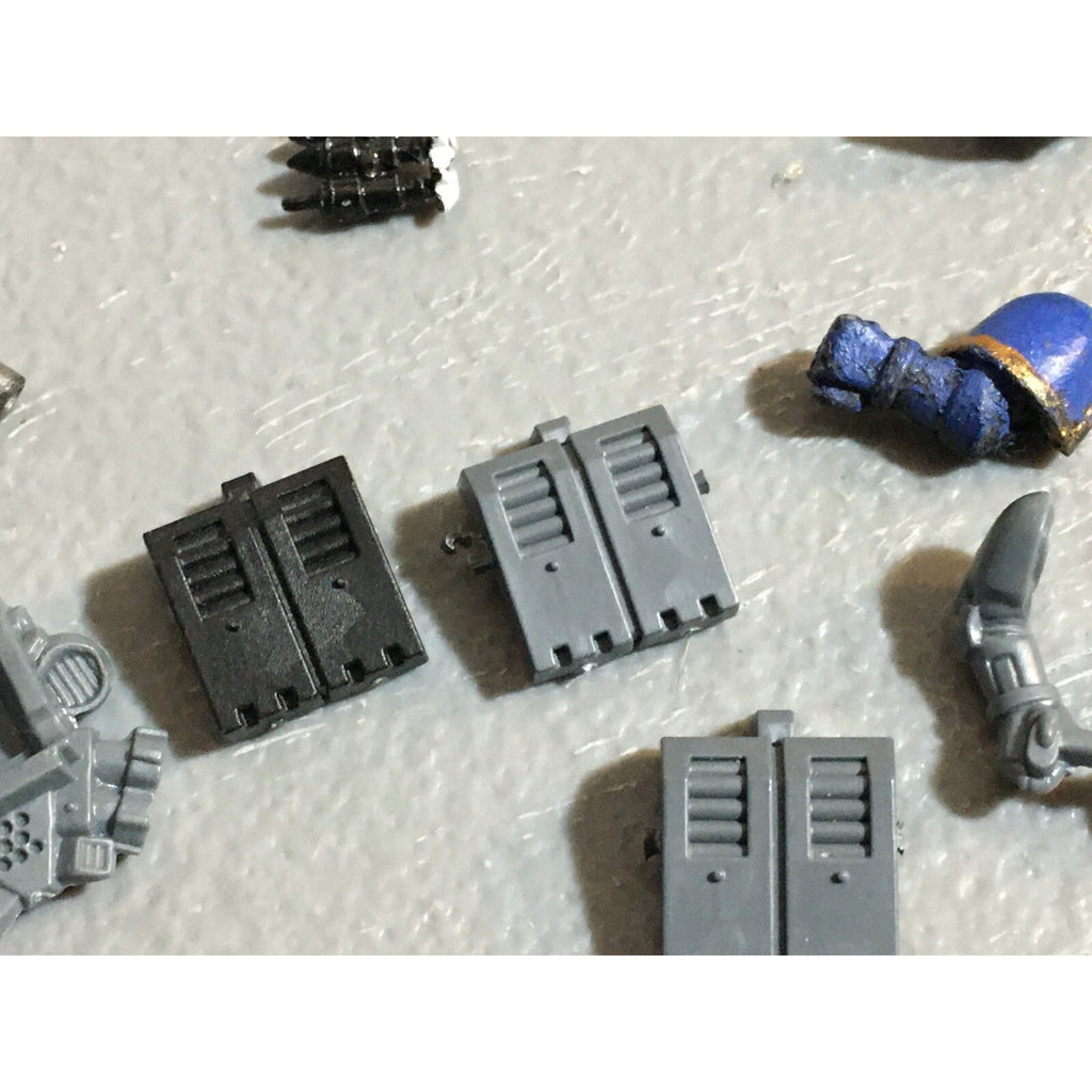 A23266 WARHAMMER 40K SPACE MARINES BITS LOT MIXED VEHICLE BACKPACK GW
