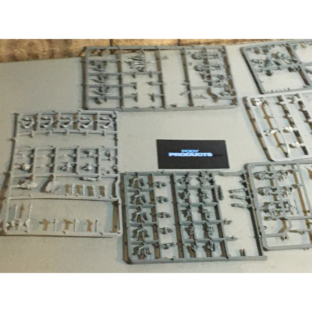 A33694 WARHAMMER FANTASY ORCS & GOBLINS BITS ON SPRUE LOT GOBLINS GW