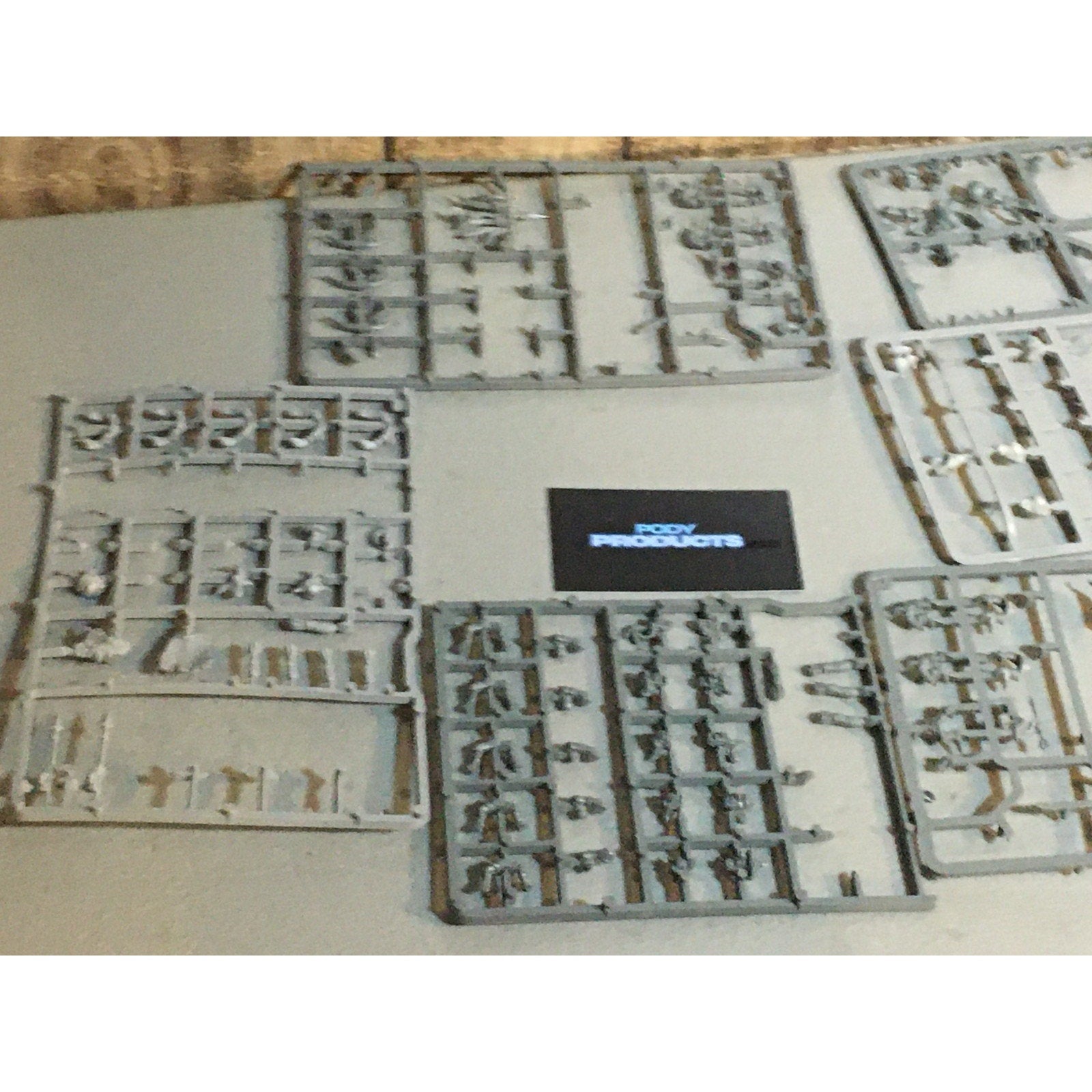 A33694 WARHAMMER FANTASY ORCS & GOBLINS BITS ON SPRUE LOT GOBLINS GW