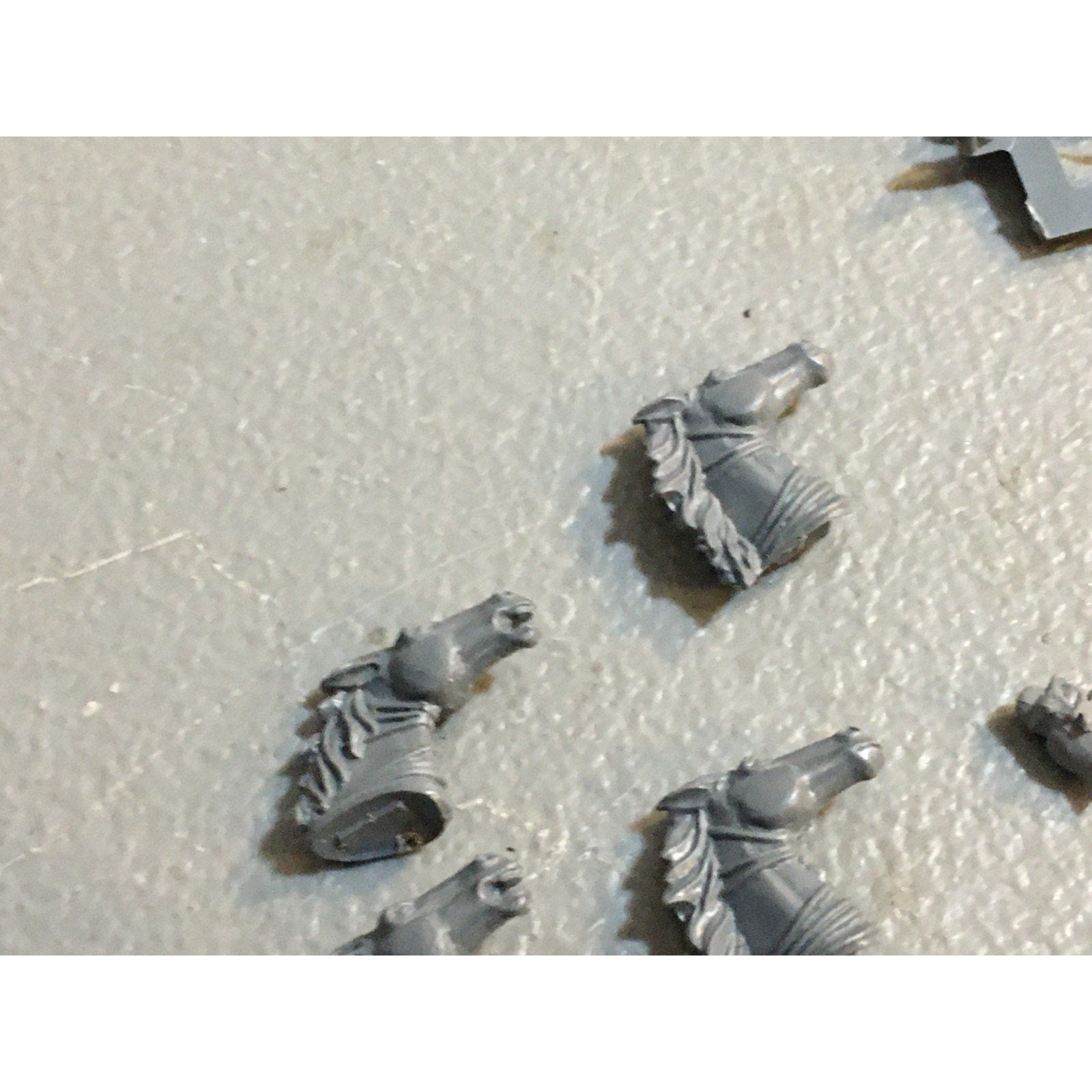 A27324 WARHAMMER AOS FANTASY OLD WORLD BITS LOT DARK ELVES HORSE HEADS