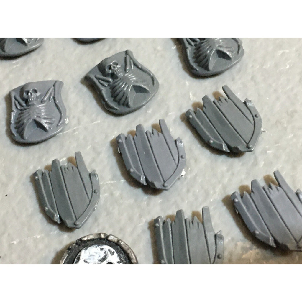A23407 WARHAMMER FANTASY VAMPIRE COUNTS UNDEAD BITS LOT SHIELDS GAMES WORKSHOP