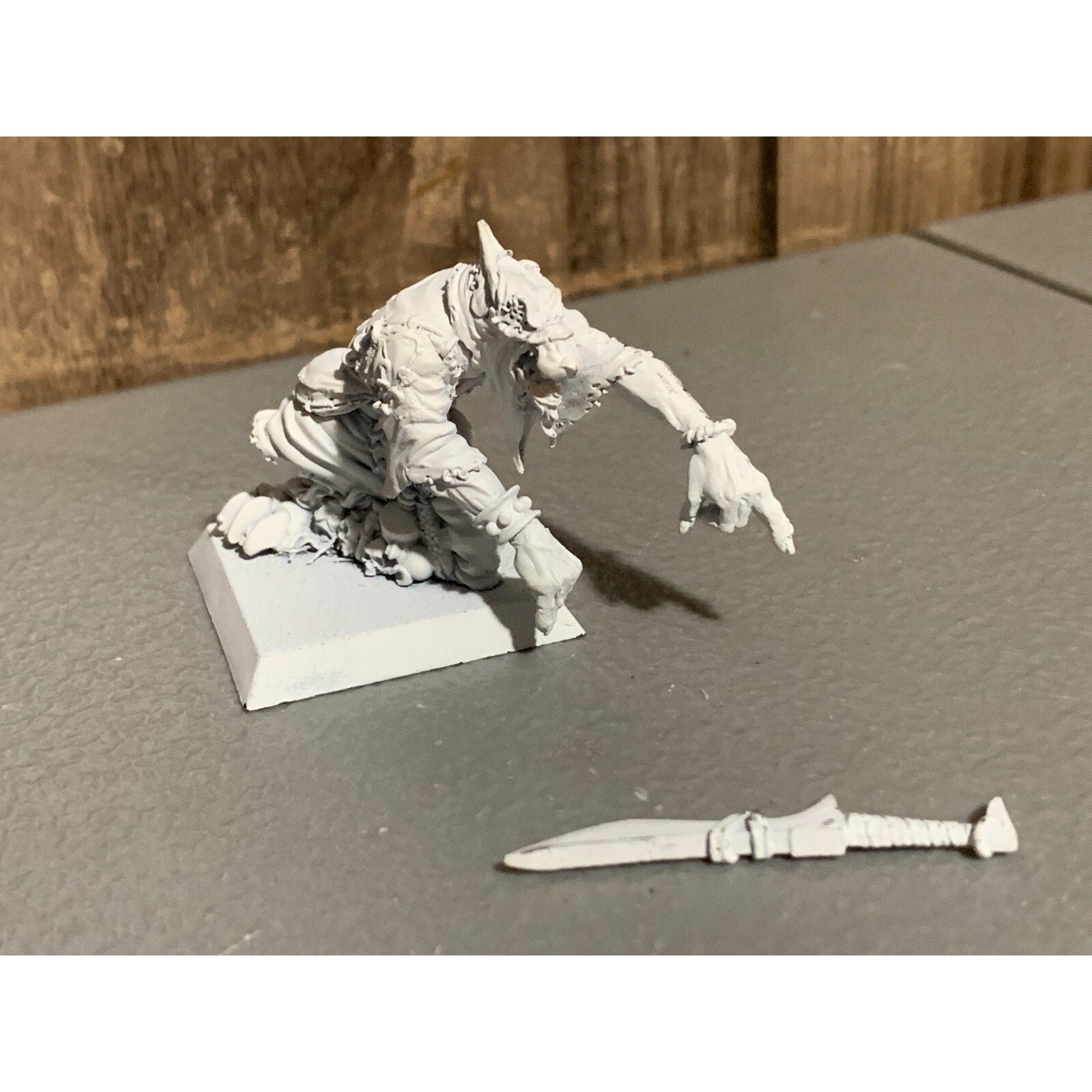 A16337 RACKHAM CONFRONTATION METAL OOP LONEWOLF 2