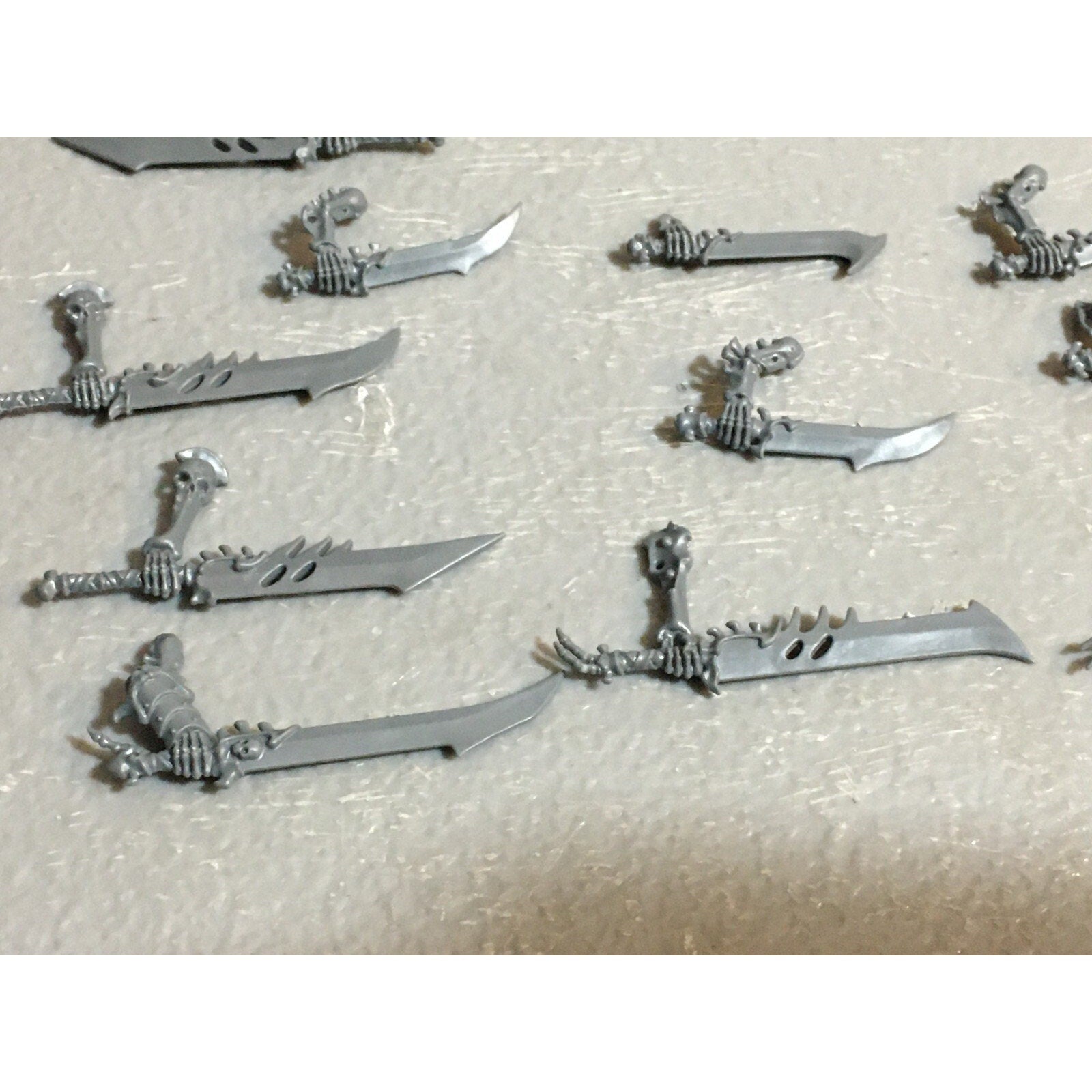 A23228 WARHAMMER FANTASY AOS TOMB KINGS OSSIARCH BITS LOT SWORDS SHIELDS GW