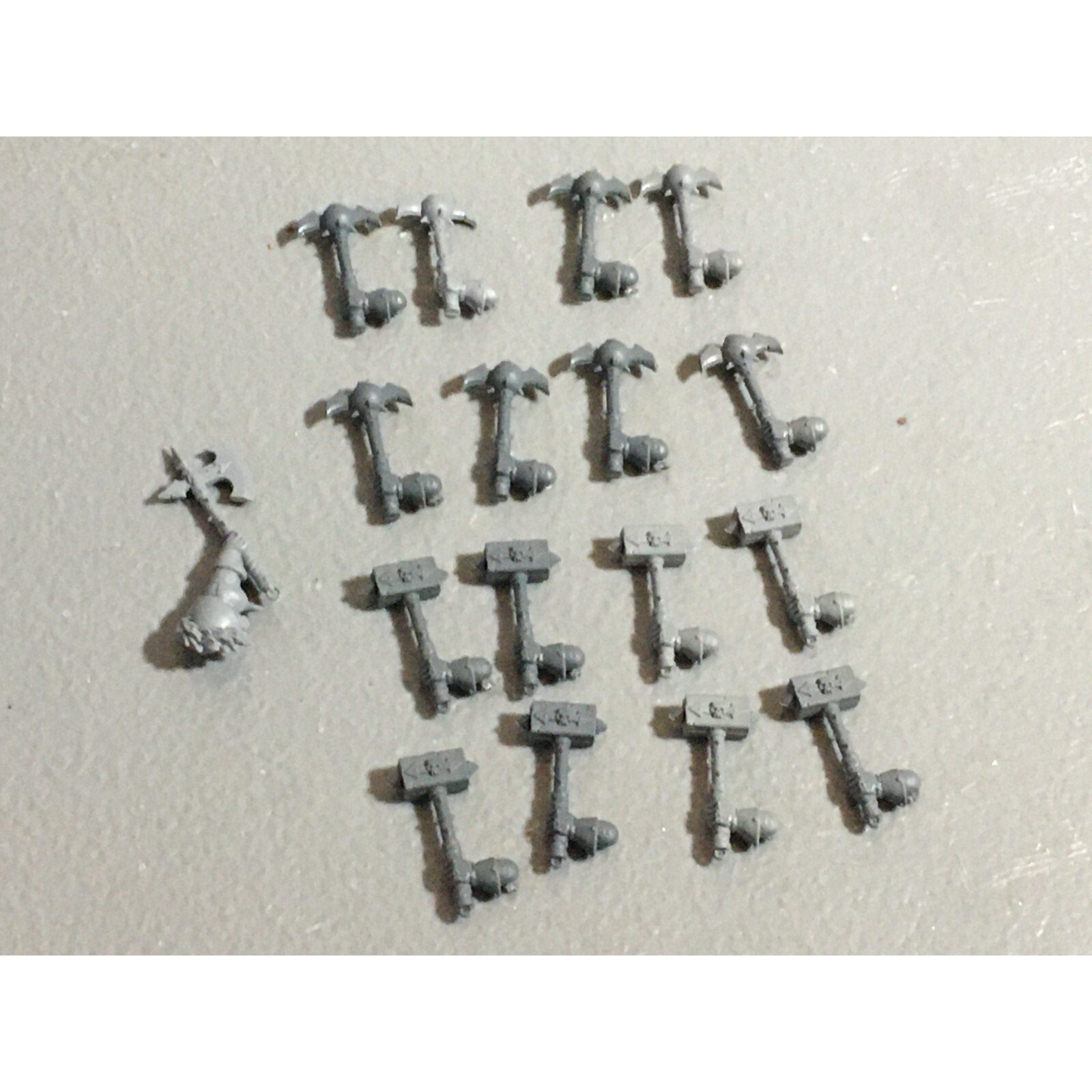A22215 WARHAMMER FANTASY CHAOS MORTALS BITS LOT HAMMER HANDS GAMES WORKSHOP