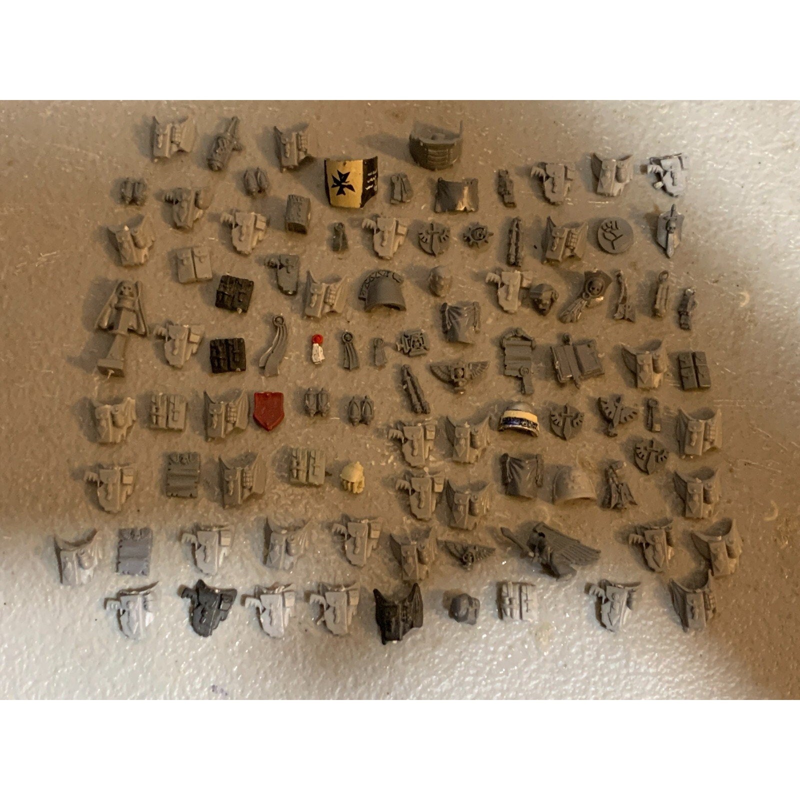 A23319 WARHAMMER 40K SPACE MARINES BITS LOT GUN HOLSTERS HIP ACCESSORIES GW