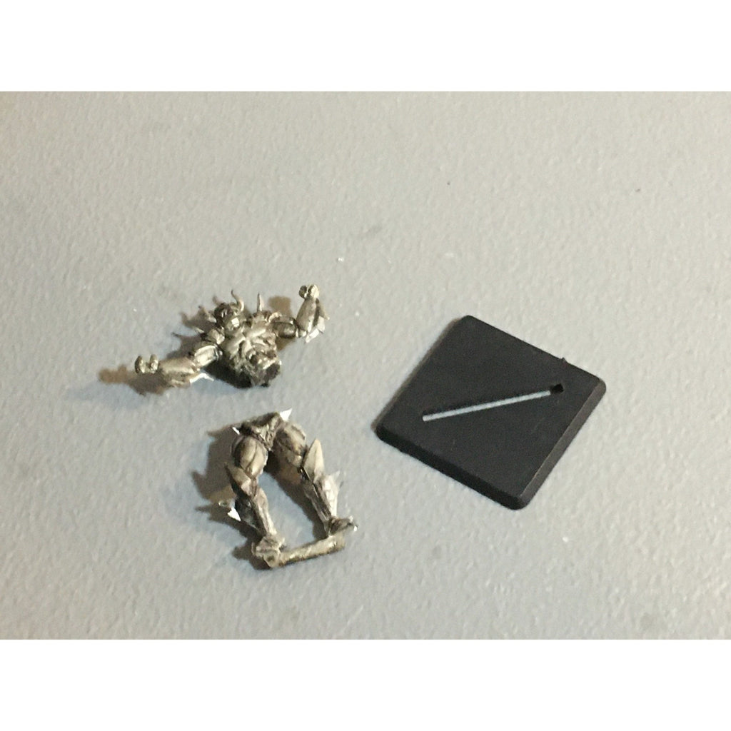 4A24882 UNKNOWN METAL MINIATURES BIG WARRIOR DEMON SOLDIER KNIGHT
