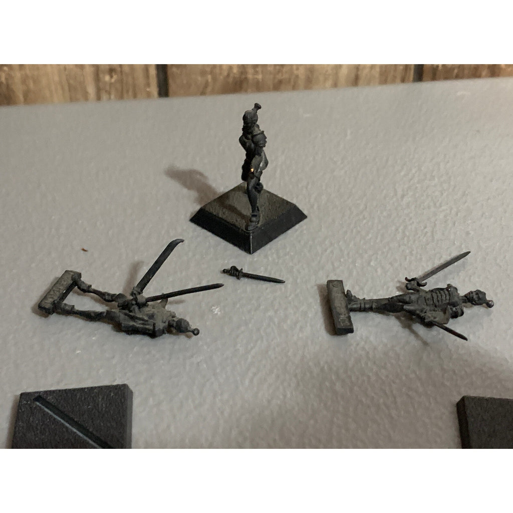 A10720 RACKHAM CONFRONTATION METAL OOP GRIFFIN DUELLISTS MISSING 1 HAND