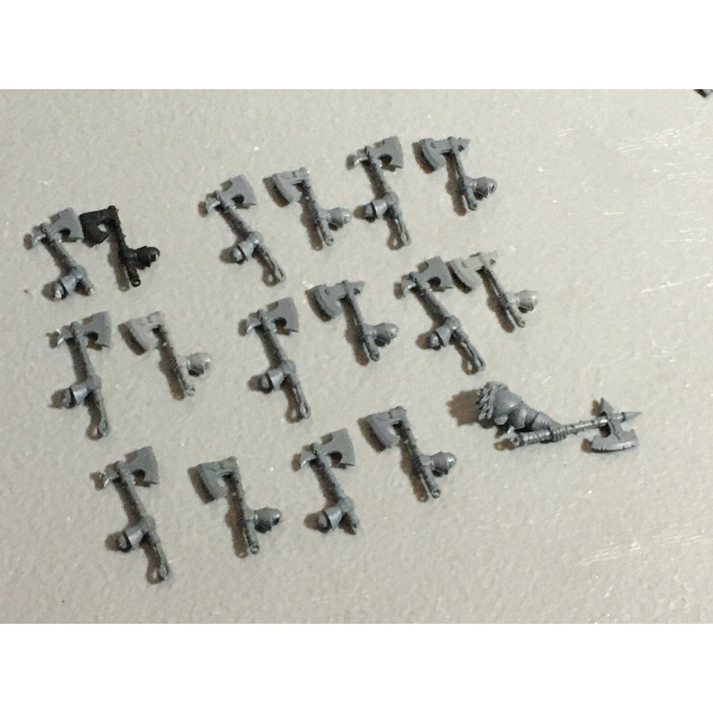 A22209 WARHAMMER FANTASY CHAOS MORTALS BITS LOT AXE HANDS GAMES WORKSHOP