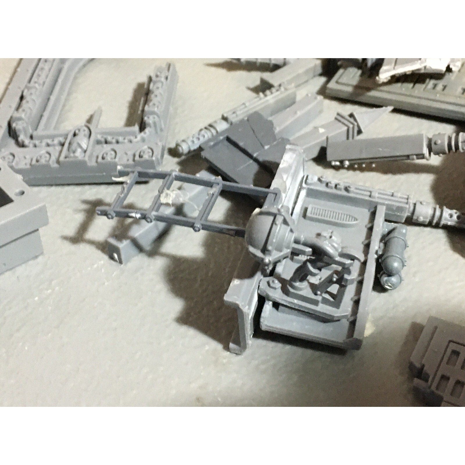 A20099 WARHAMMER 40K NECROMUNDA BITS LOT WALLS LIGHTS GAMES WORKSHOP