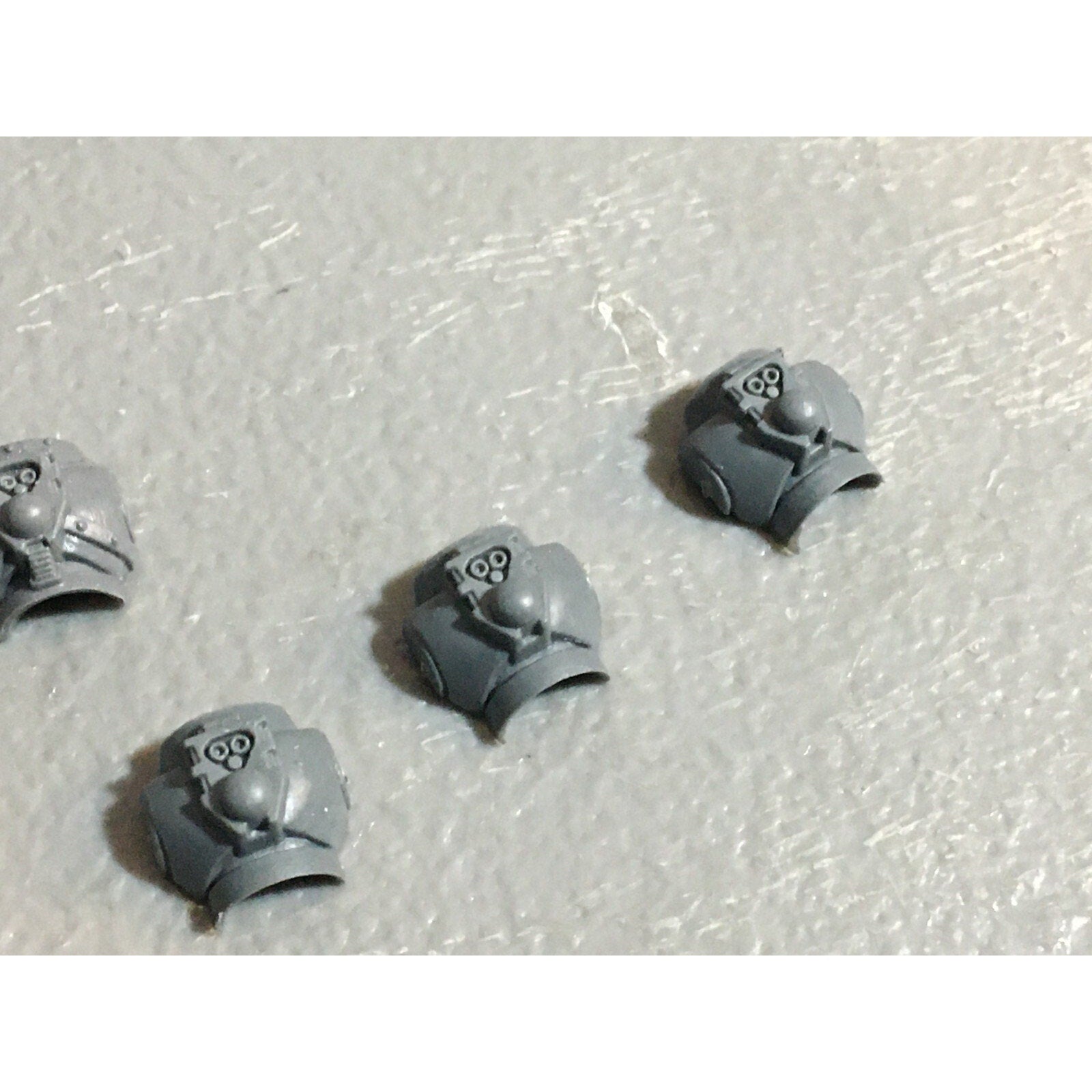 A23073 WARHAMMER 40K CSM CHAOS SPACE MARINES BITS LOT HEADS TORSOS GW