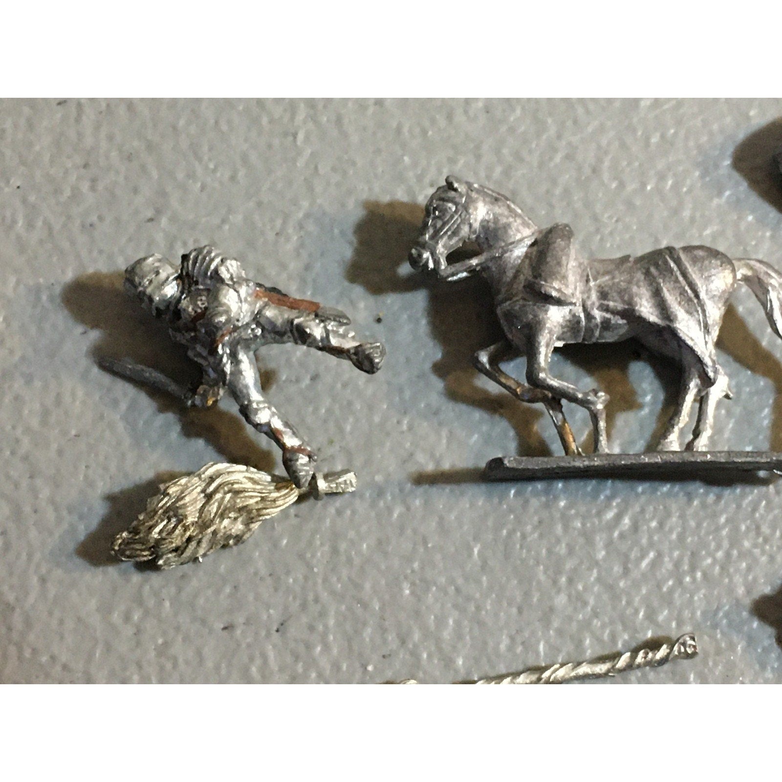 A32555 UNKNOWN MINIATURES ALL METAL BITS LOT FANTASY SCI-FI MIXED