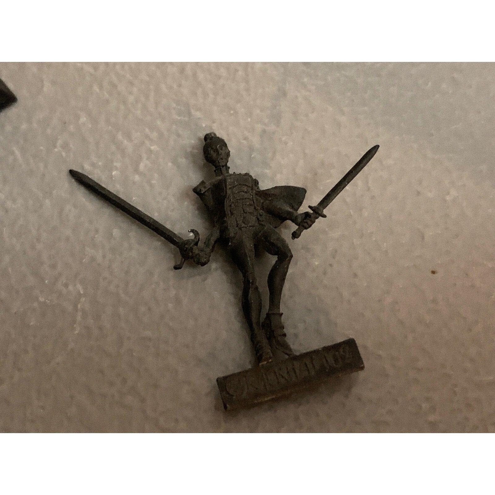 A10720 RACKHAM CONFRONTATION METAL OOP GRIFFIN DUELLISTS MISSING 1 HAND