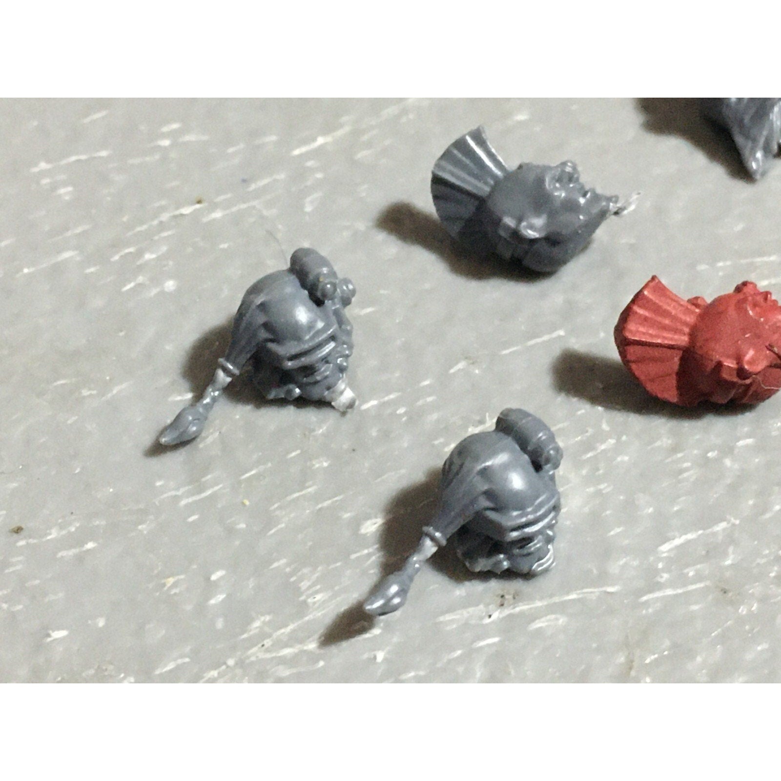 A22552 WARHAMMER 40K SPACE MARINES WOLVES BITS LOT SCOUT HEADS GAMES WORKSHOP GW