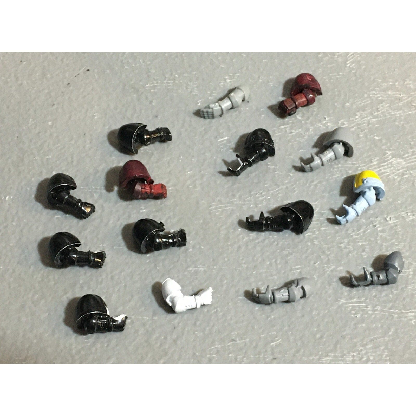 A22987 WARHAMMER 40K SPACE MARINES BITS LOT ARMS GW GAMES WORKSHOP