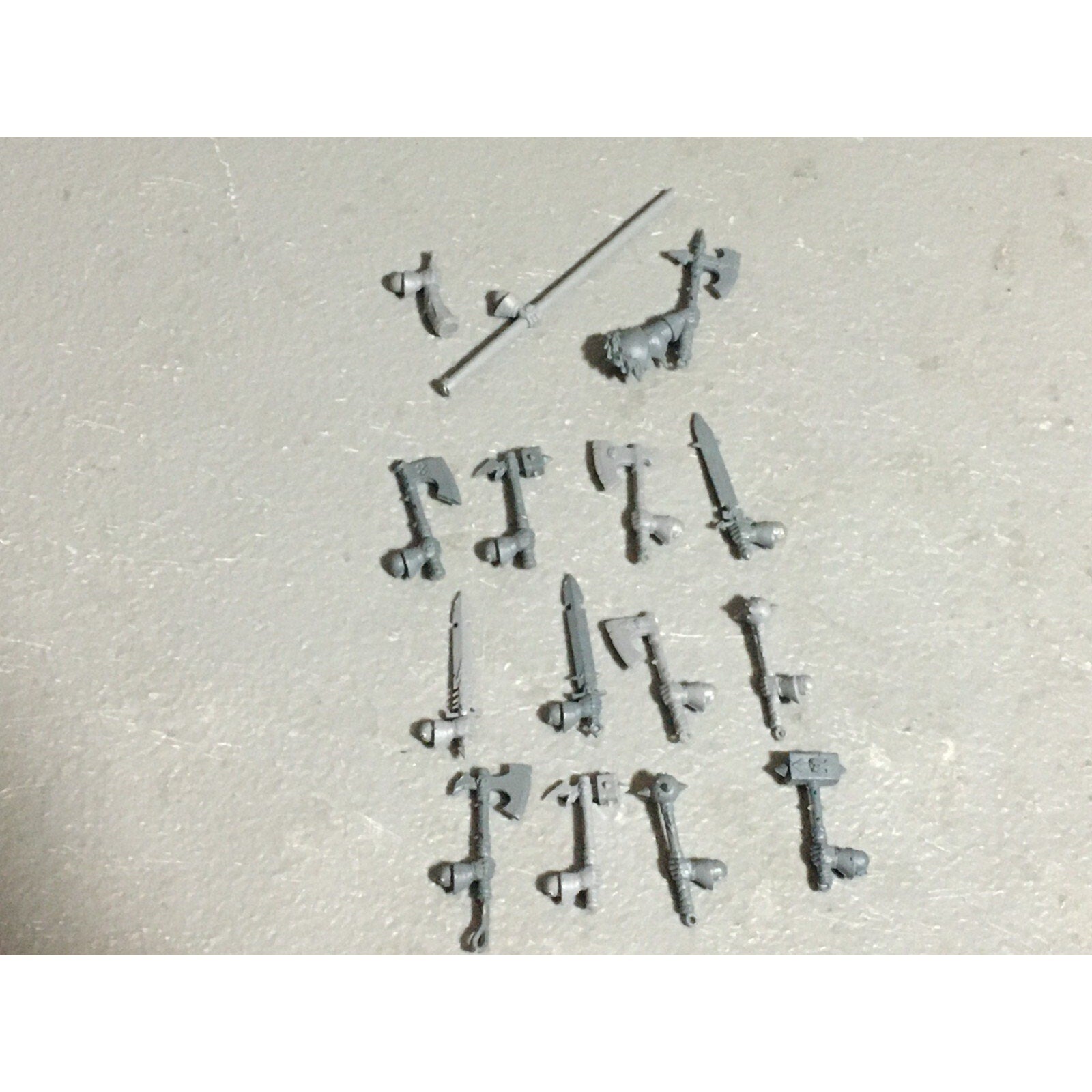 A22719 WARHAMMER FANTASY CHAOS MORTALS WARRIORS BITS LOT HANDS GW