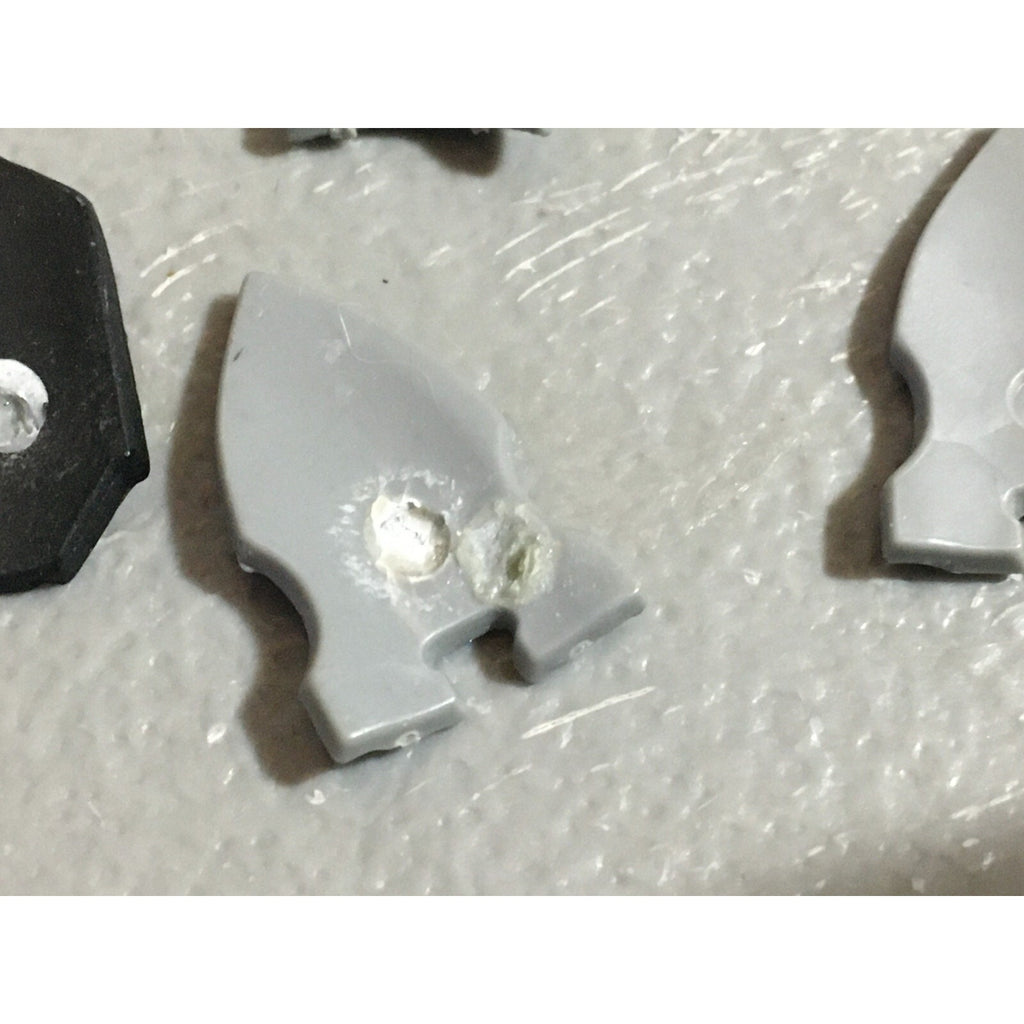 A22246 WARHAMMER FANTASY CHAOS MORTALS BITS LOT WARRIORS KNIGHTS SHIELDS GW OOP