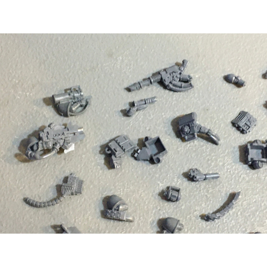 A29480 WARHAMMER 40K SPACE MARINES BITS LOT DEVASTATOR WEAPON BACKPACK GW