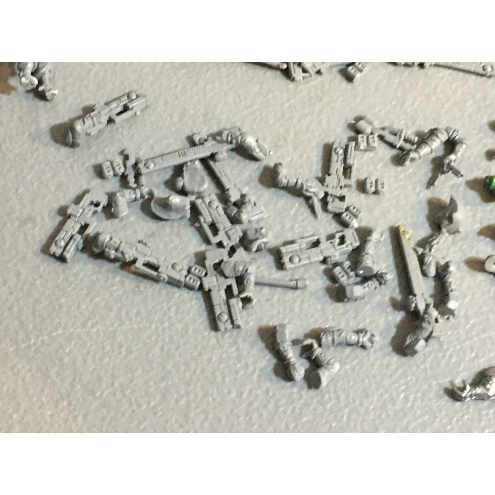 A33932 WARHAMMER 40K TAU EMPIRE FIRE WARRIORS BITS LOT GW GAMES WORKSHOP