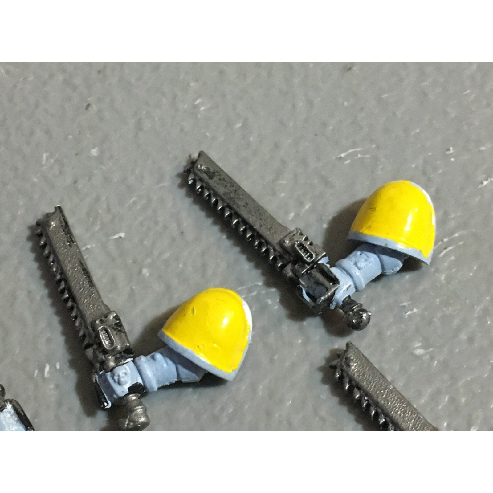 A22985 WARHAMMER 40K SPACE MARINES BITS LOT CHAINSWORD ARMS GW GAMES WORKSHOP