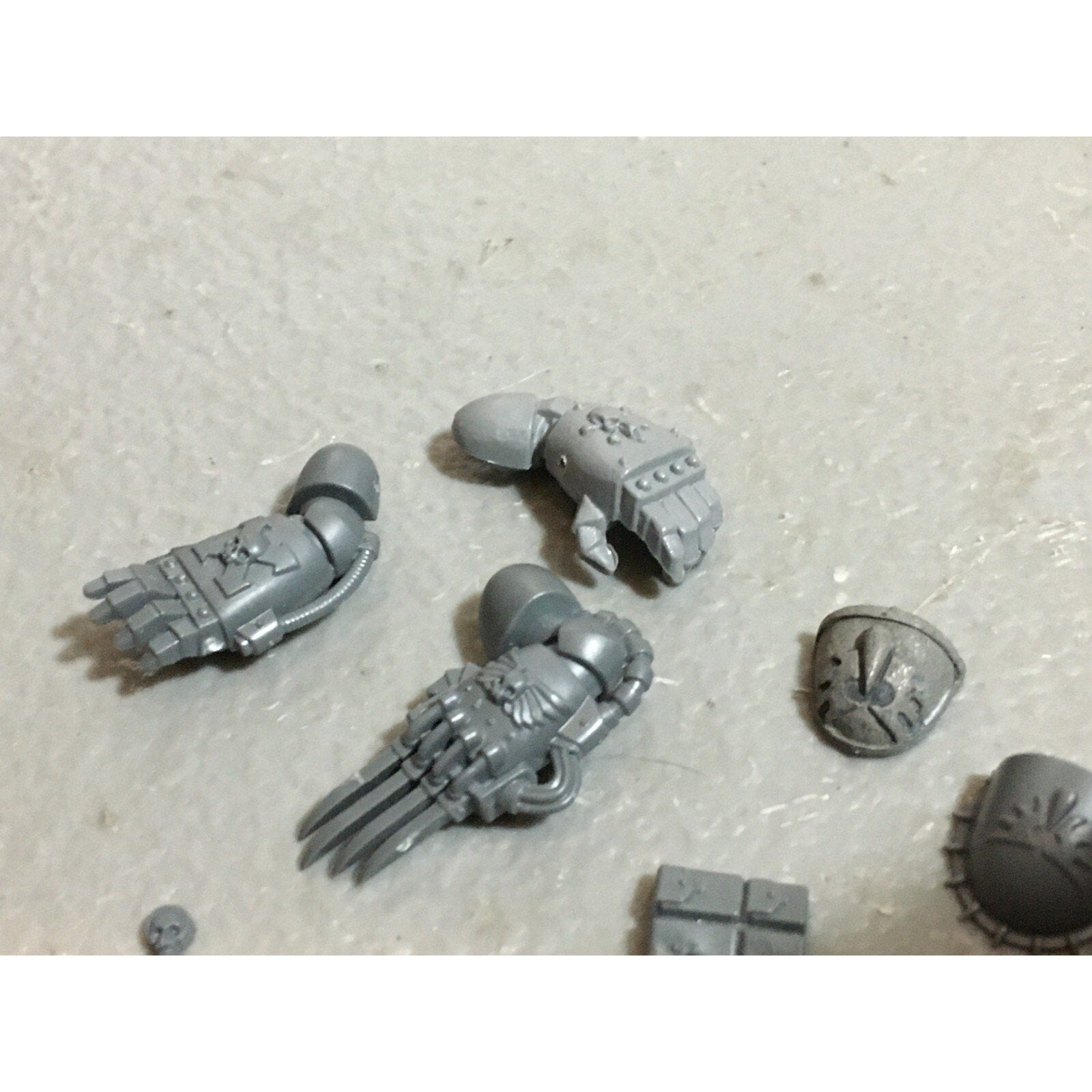 A20134 WARHAMMER 40K SPACE MARINES BITS LOT CHAPTERS BLOOD ANGELS GREY KNIGHTS