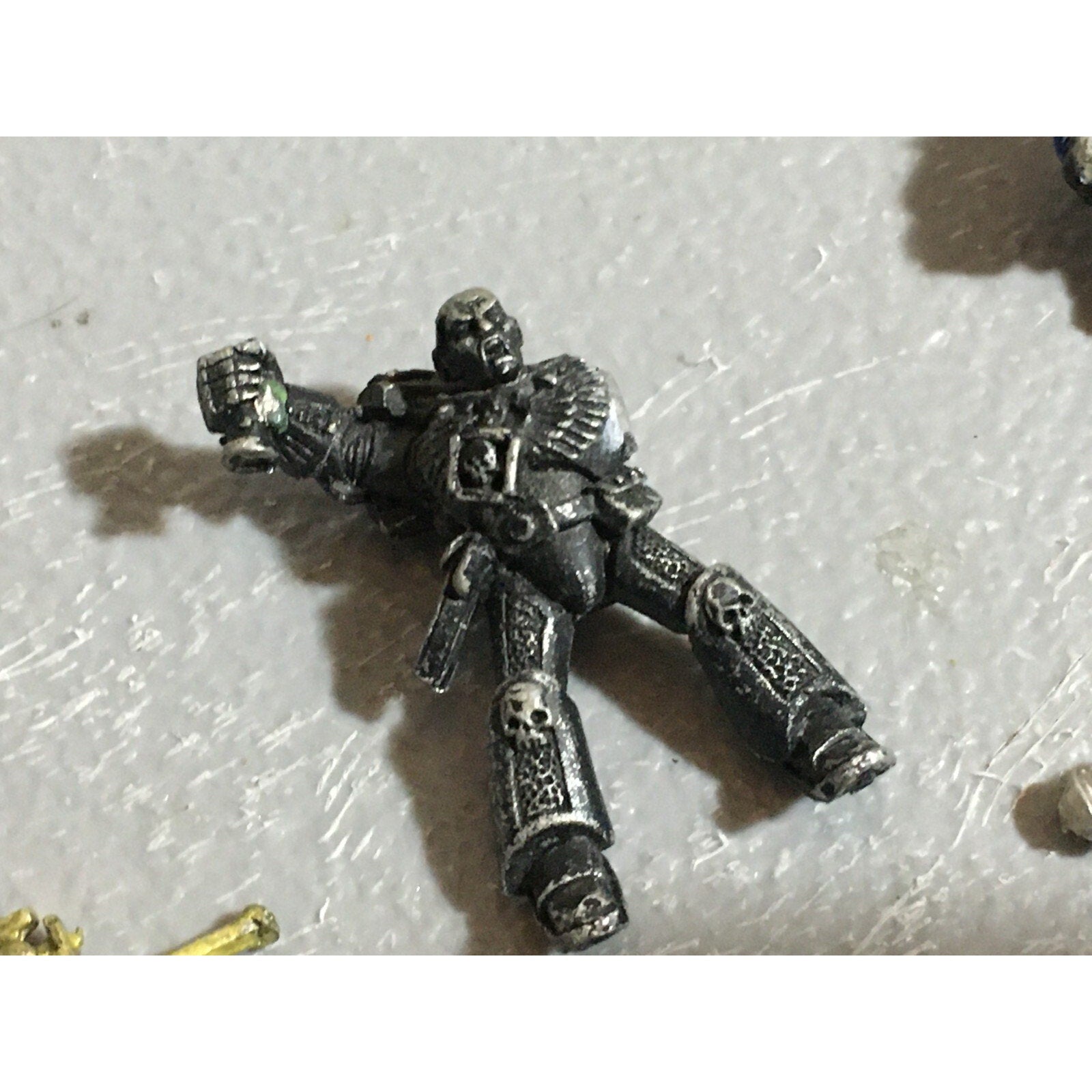 A21117 WARHAMMER 40K SPACE MARINES METAL OOP BITS LOT SHOULDER SCOUT CHAPLAIN