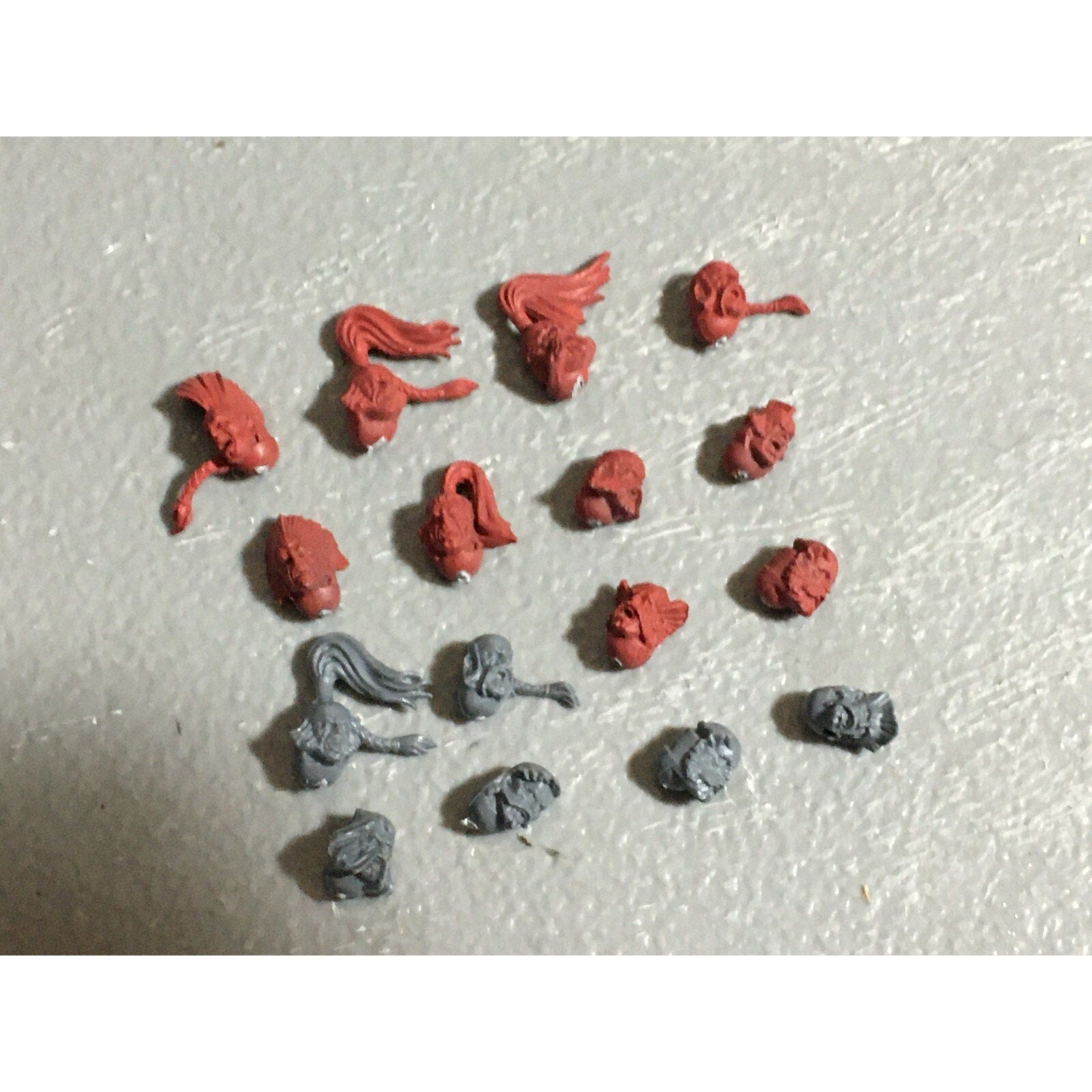 A22548 WARHAMMER 40K SPACE MARINES WOLVES BITS LOT HEADS GAMES WORKSHOP GW