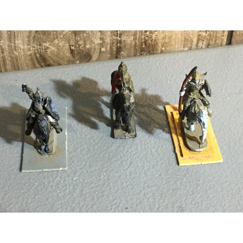 A32531 UNKNOWN METAL MINIATURES 3 PK SKELETON KNIGHT CAVALRY MISS 1 SWORD