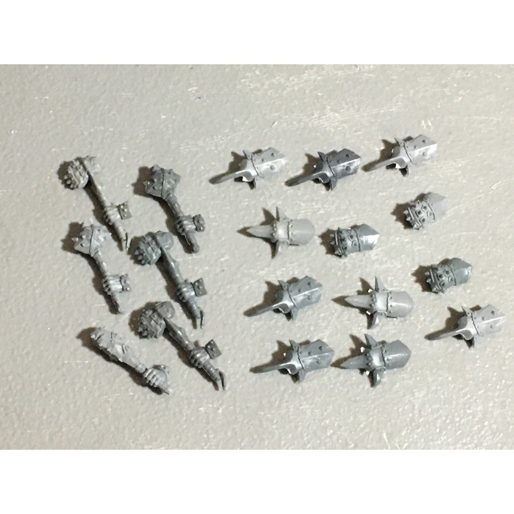 A22581 WARHAMMER FANTASY OGRE KINGDOMS BITS LOT HANDS GAMES WORKSHOP GW