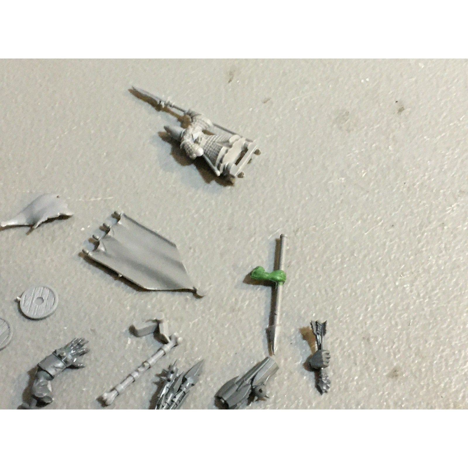 A29618 WARHAMMER FANTASY AOS MIXED BITS LOT BANNER SHIELD CLOAK GW