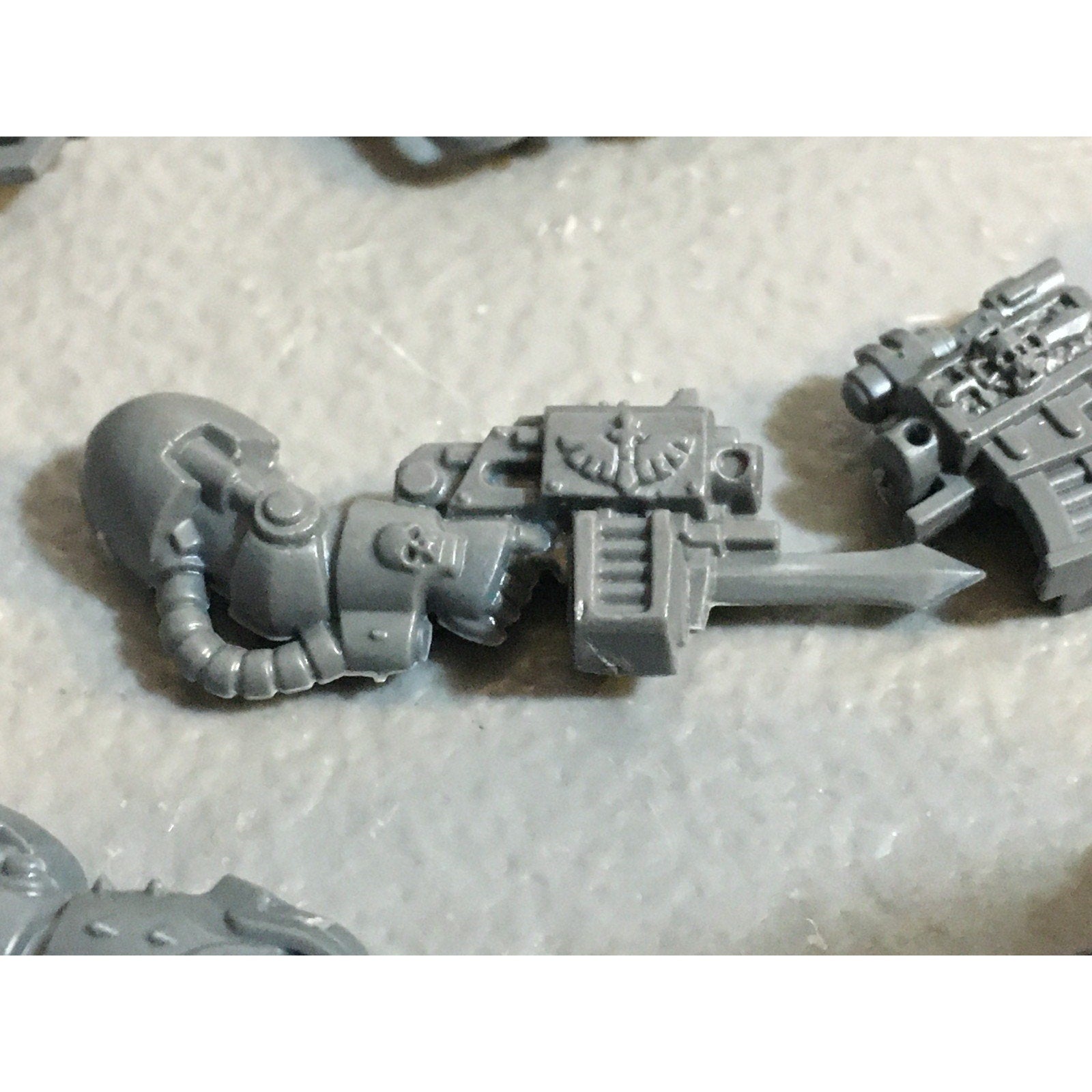 A29423 WARHAMMER 40K SPACE MARINES DARK ANGELS BITS LOT ARMS CLAW HEAVY GW