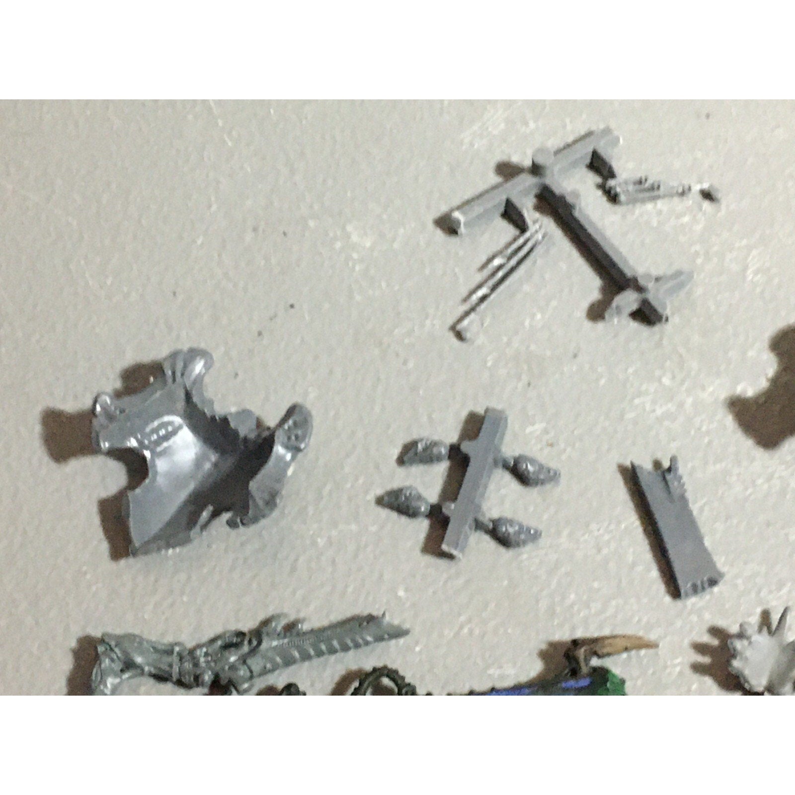 A22321 WARHAMMER 40K TYRANIDS BITS LOT MIXED GAMES WORKSHOP GW