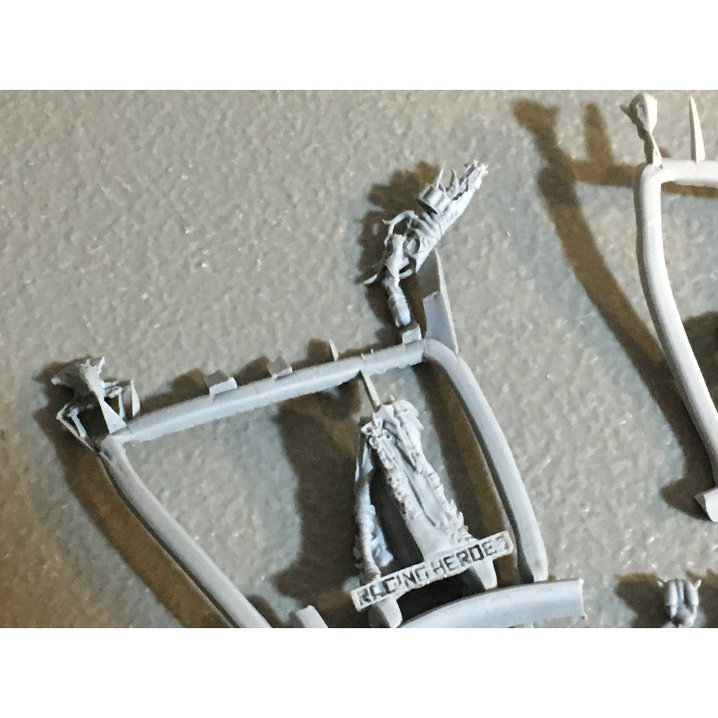 A32521 RAGING HEROES BITS LOT LEGS TORSO GUN ARM ELVES WAR GAMES MINIATURES