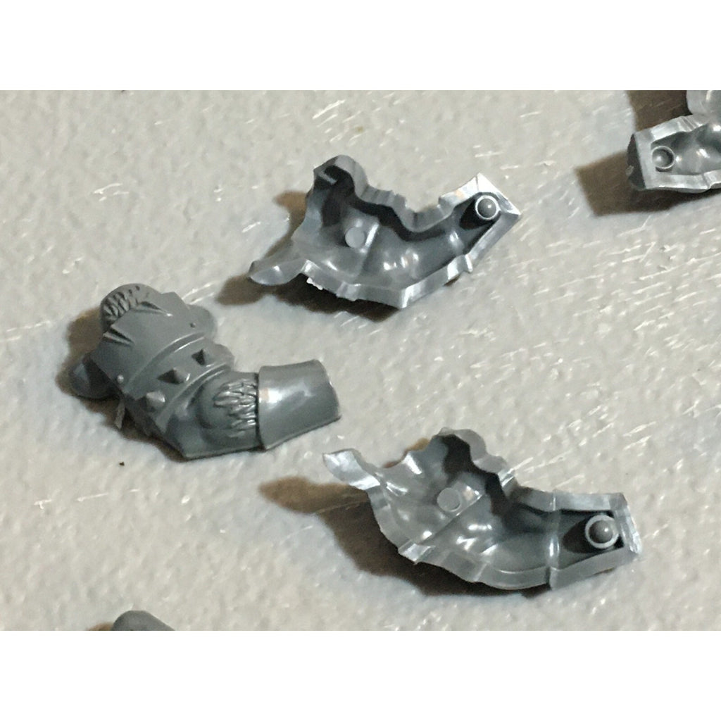 A23169 WARHAMMER FANTASY CHAOS BEASTMEN BITS LOT MINOTAUR ARMS GW GAMES WORKSHOP