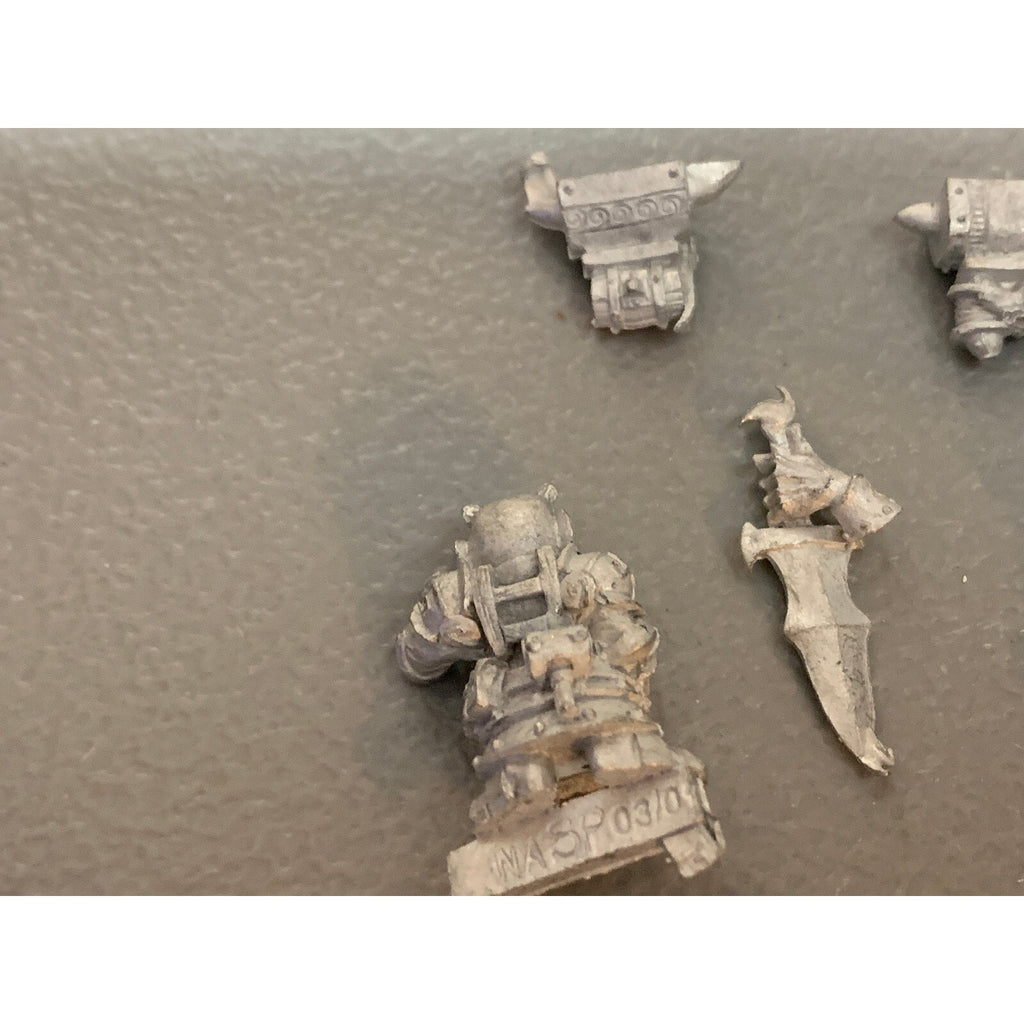 A10271 RACKHAM CONFRONTATION METAL OOP DWARF ARMOURERS