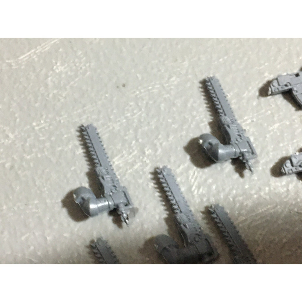 A22555 WARHAMMER 40K SPACE MARINES WOLVES BITS LOT BOLTERS CHAINSWORDS GW