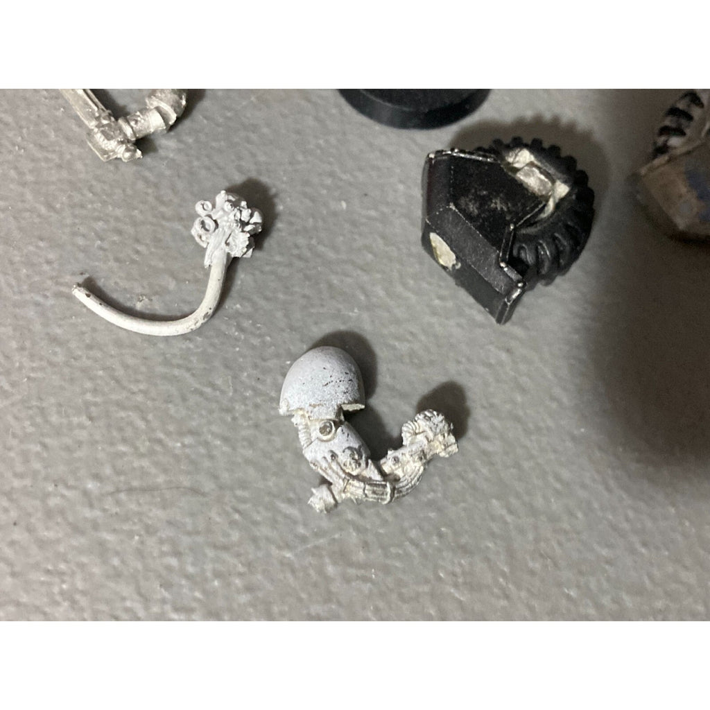 A19745 WARHAMMER 40K SPACE MARINES ALL METAL BITS LOT POLE PLASMA SHIELD ARM