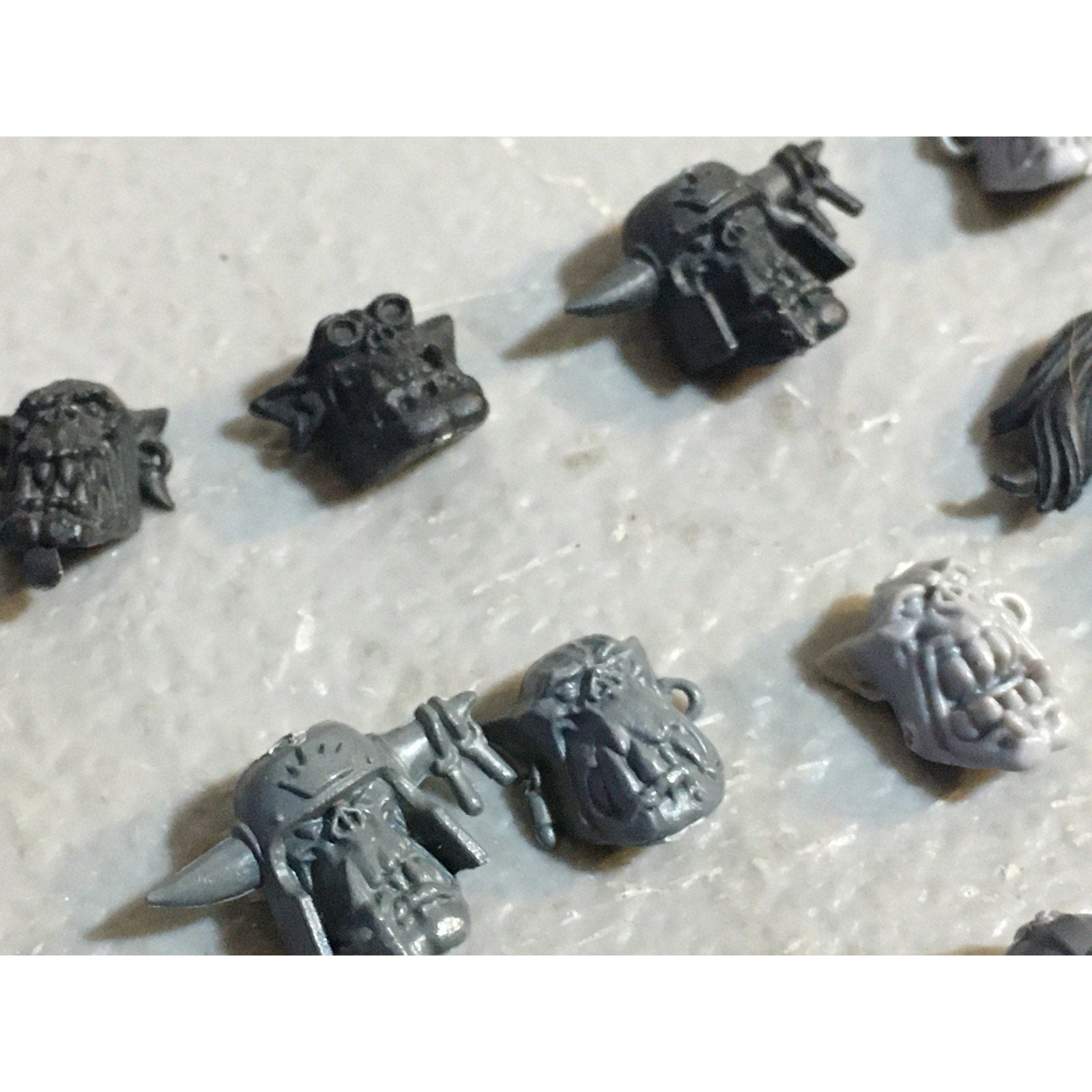 A33559 WARHAMMER 40K SPACE ORKS BITS LOT HEADS GW GAMES WORKSHOP