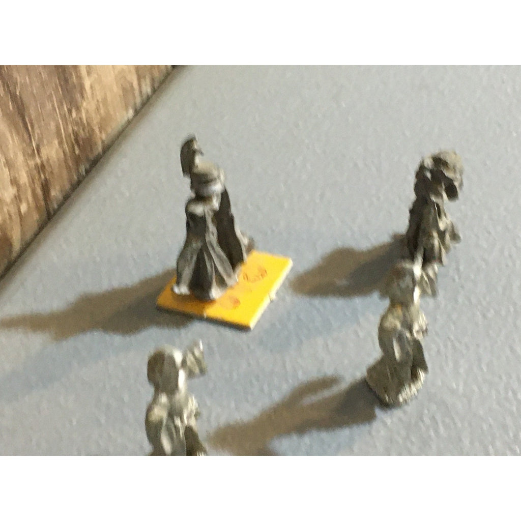 A32528 UNKNOWN METAL MINIATURES ROBED WRIATH GHOST MONK