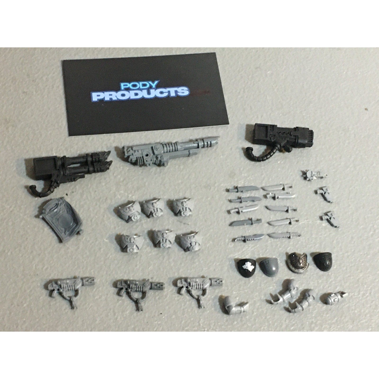 A33584 WARHAMMER 40K SPACE MARINES BITS LOT MIXED KNIFE CHEST MELTA GW