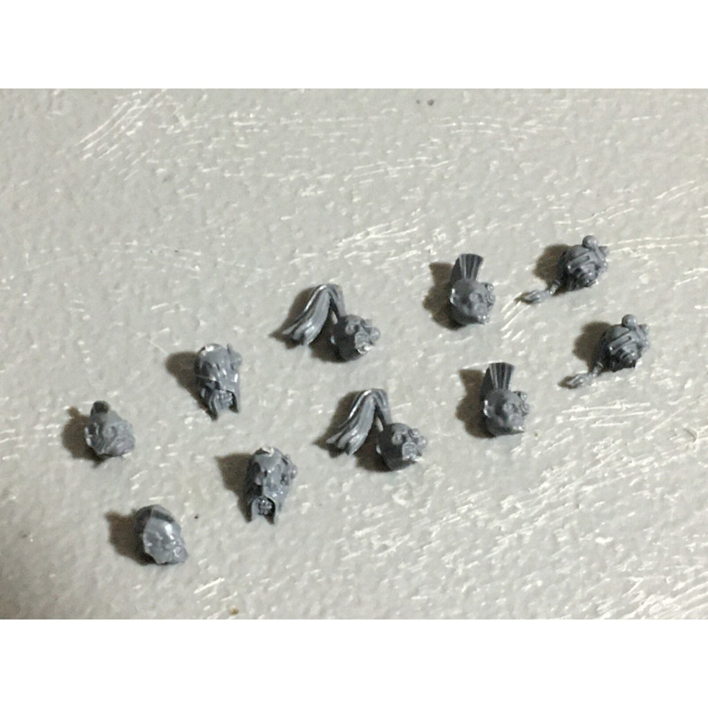A22550 WARHAMMER 40K SPACE MARINES WOLVES BITS LOT SCOUT HEADS GAMES WORKSHOP GW