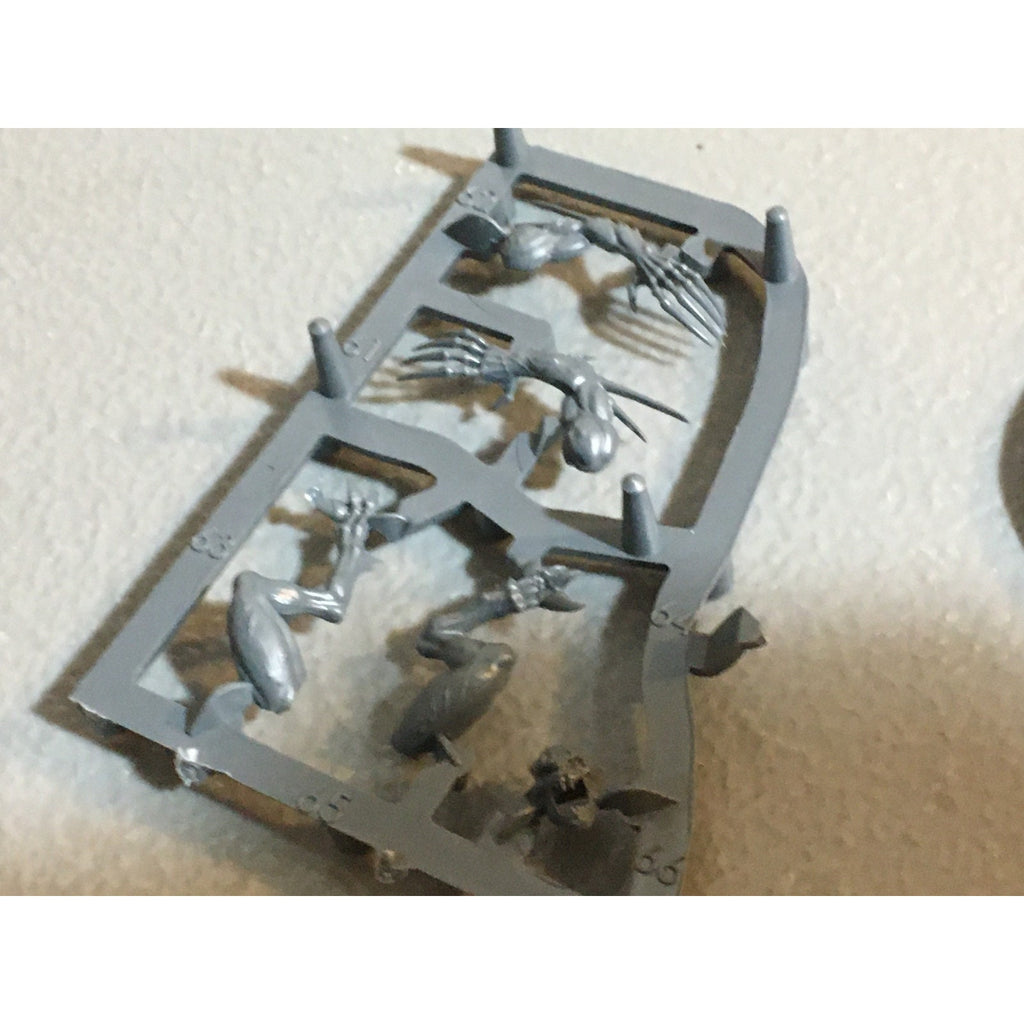 A24317 WARHAMMER AOS SIGMAR FLESH EATER COURTS GHOUL ING GW NOS ON SPRUE